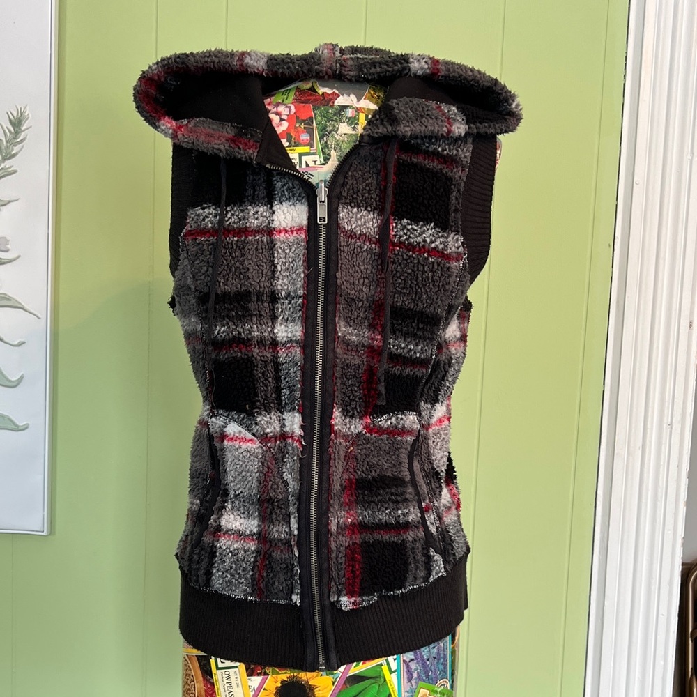 Maurices Black and Red Plaid Hooded Vest